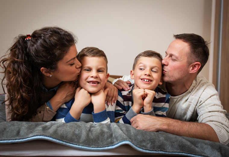 Ebeveynlik Becerileri Tedavisi, ebeveynlerin çocuklarının duygusal, sosyal ve zihinsel ihtiyaçlarını anlamalarına, bu ihtiyaçları karşılamak için daha etkili yöntemler geliştirmelerine yardımcı olan bir danışmanlık türüdür.